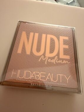 Huda Beauty Nude Medium Eyeshadow Palette - Warm Brown Nude Shades